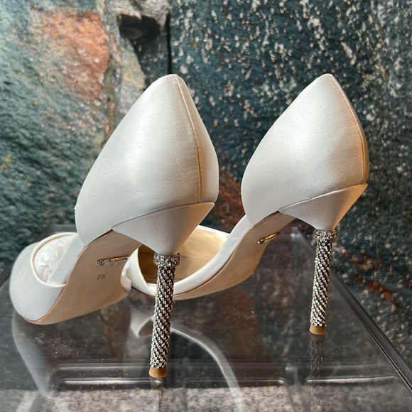 OZARA II - CRYSTAL HEEL POINTED TOE BRIDAL PUMP - WHITE - Picture 9 of 15